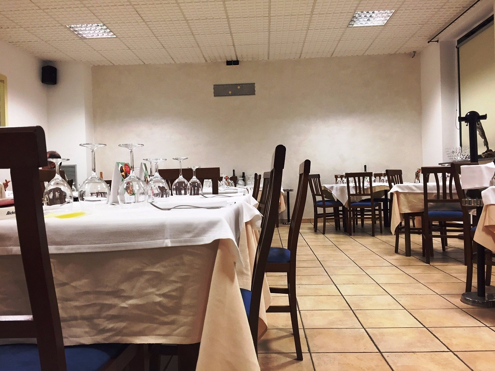 interno-locale-2-sala